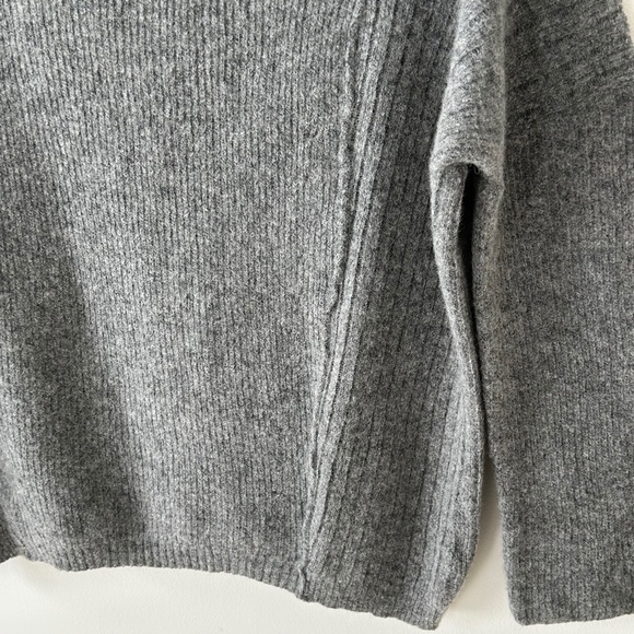 Girl By Band Of Outsiders Gray Crewneck Sweater - Picture 8 of 16